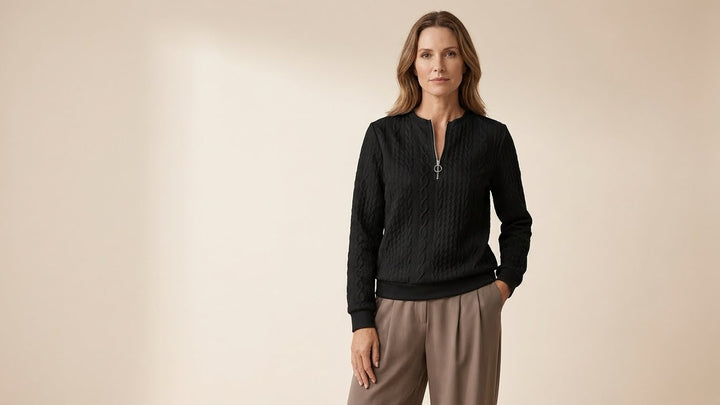 Elin – Luxe Kabeltrui met Split Hals