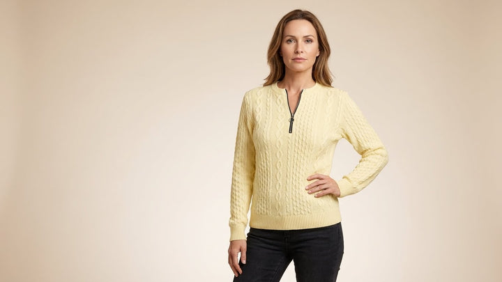 Elin – Luxe Kabeltrui met Split Hals